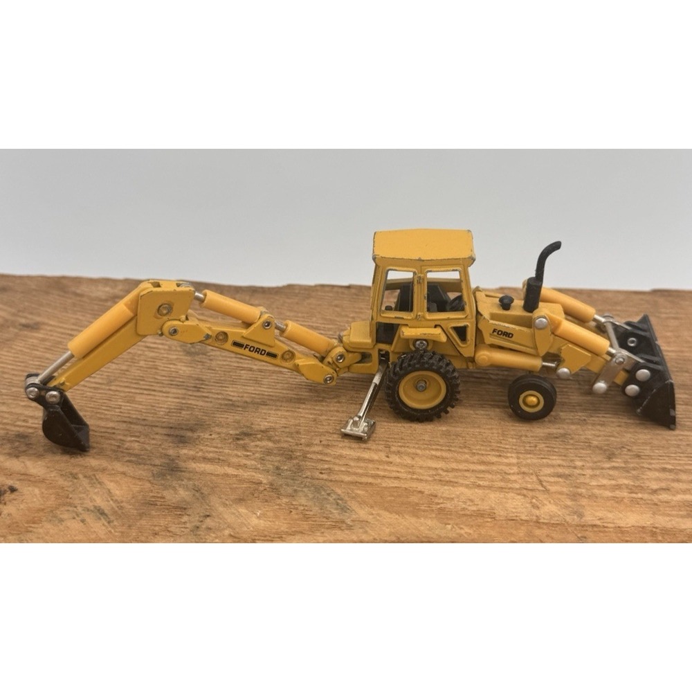 Vintage ERTL Ford Tractor Loader Backhoe Diecast Toy 2288ZD Dyersville Iowa
